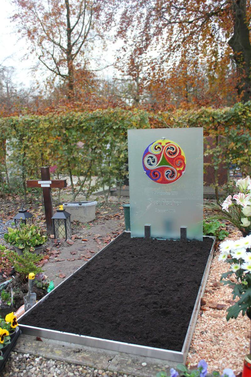 kindergrafsteen glas met kleur