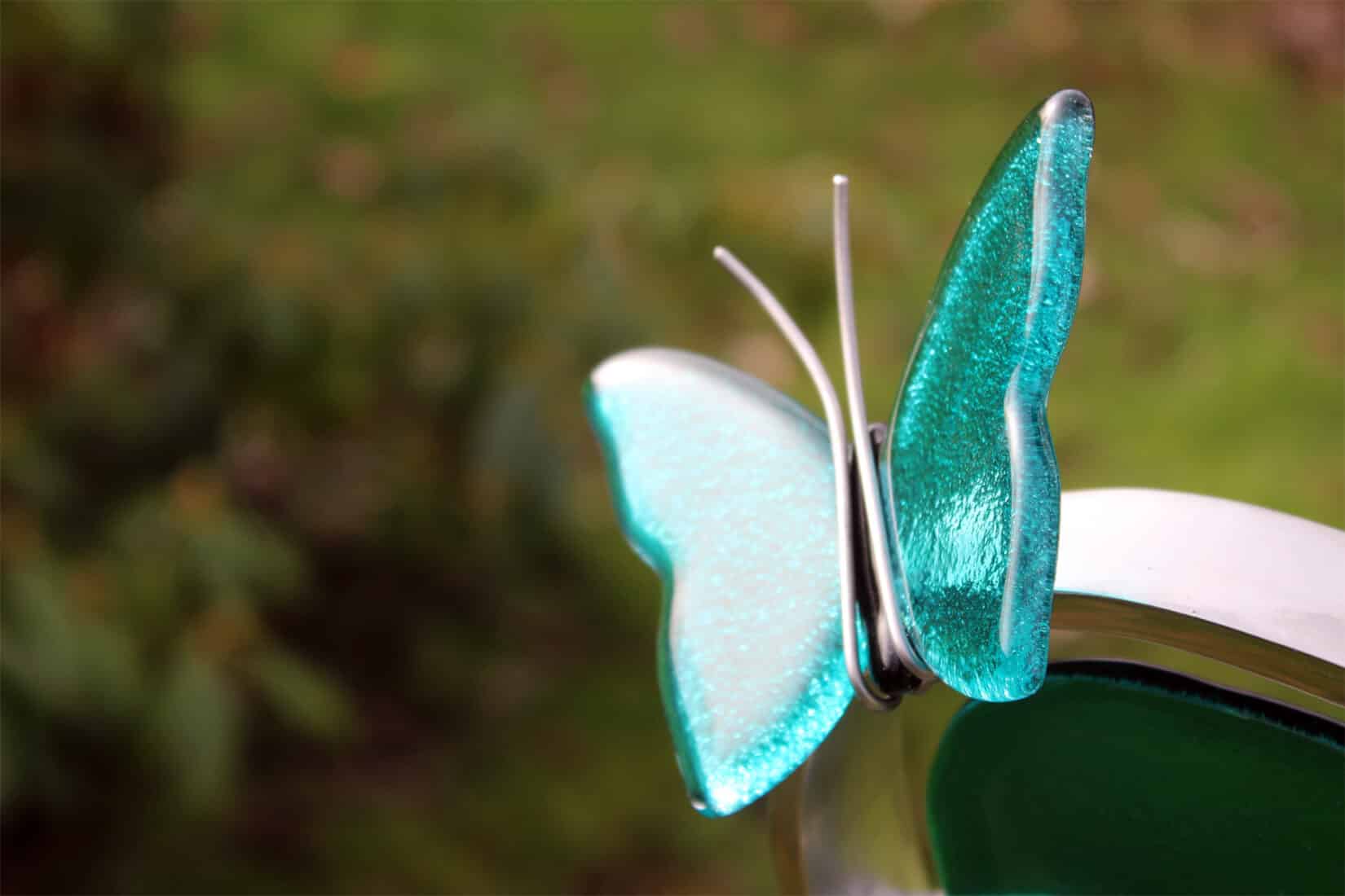 glazen vlinder baby monument