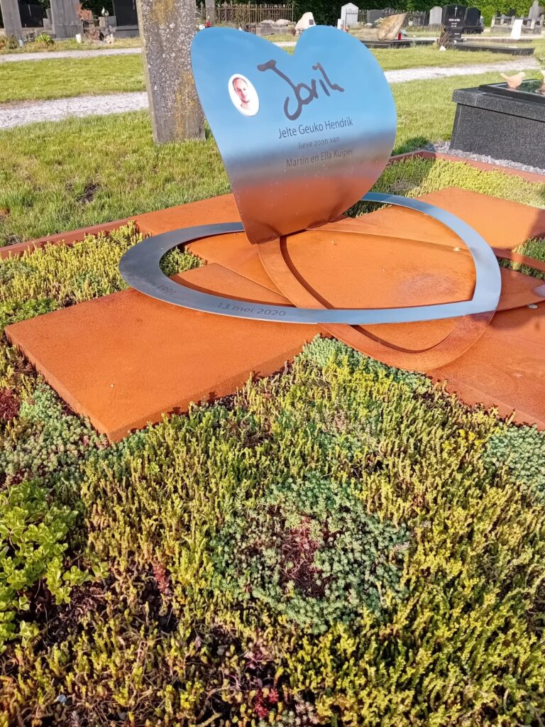 corten stalen gedenkteken jorik