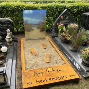 cortenstalen grafsteen glas