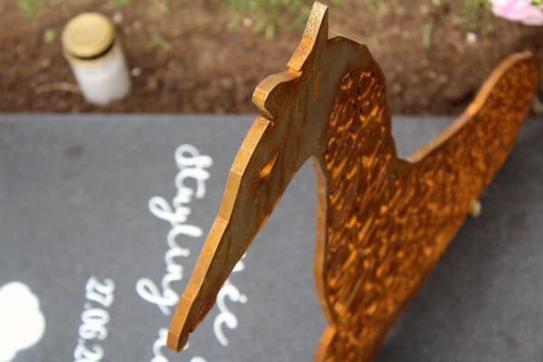 detail cortenstaal babygraf giraf