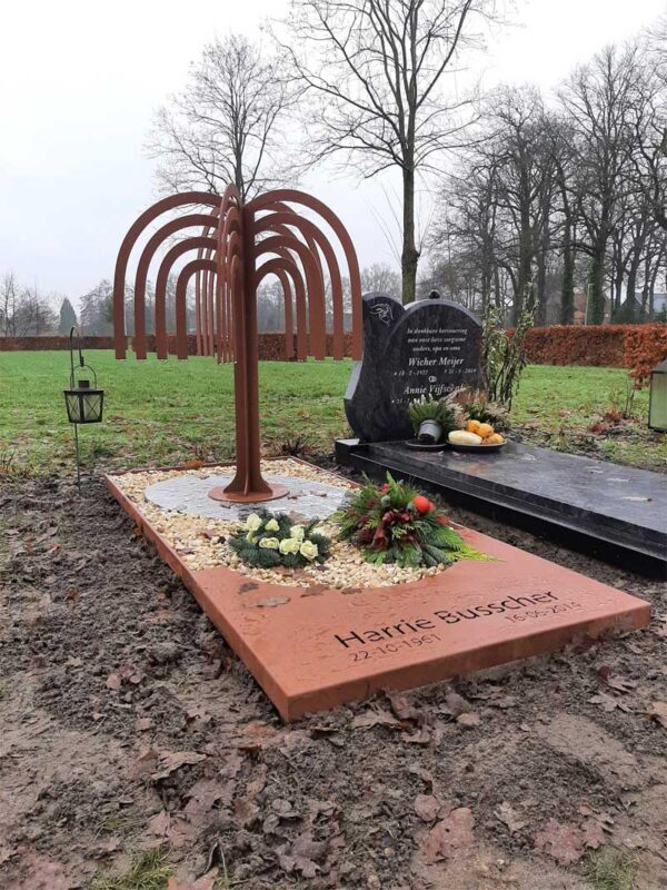 gedenkteken cortenstaal boom