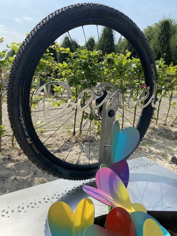 gedenkteken fietswiel harten2