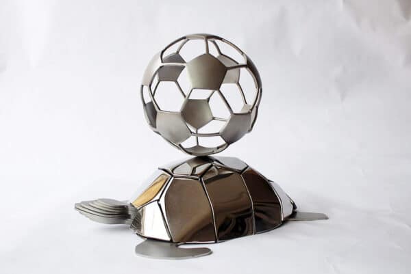 grafaccessoire - schildpad met voetballetje