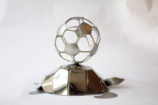 grafaccessoire - schildpad van RVS met voetballetje