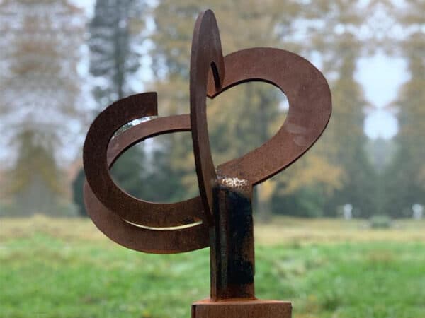 abstract grafkunst corten
