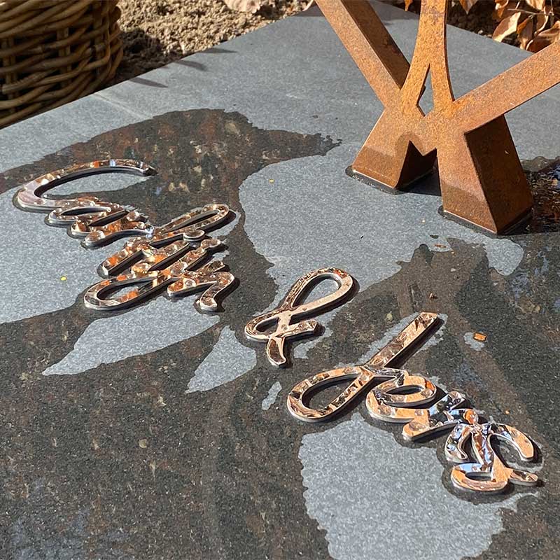 grafmonument-baby-tweeling-rvs-letters