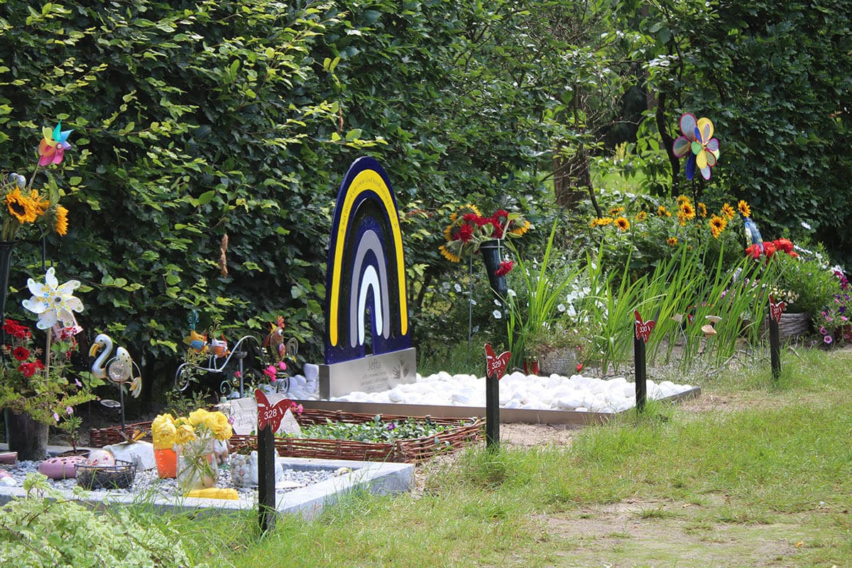bijzonder babygraf met regenboog