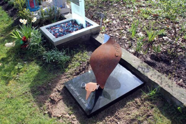Babygraf corten en steen Casper