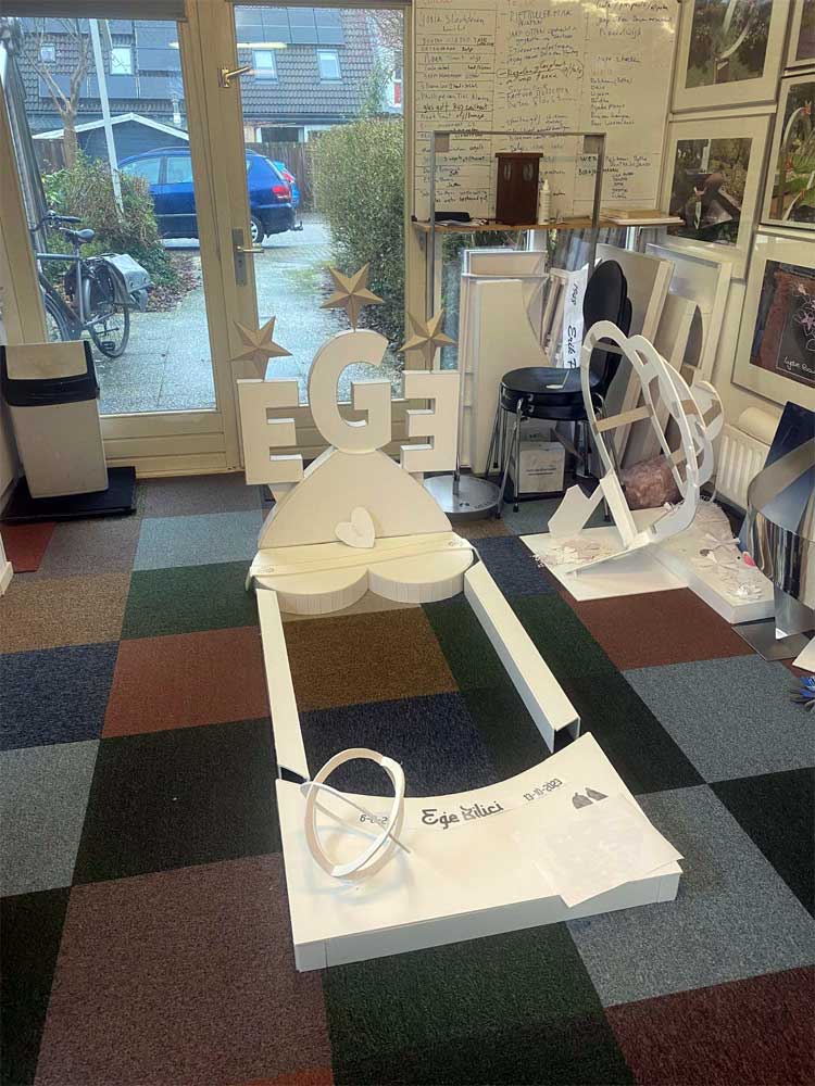 prototype islamitisch grafmonument voor EGE opgesteld in mijn studio