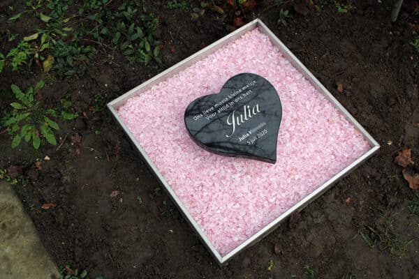 baby graf met hartje en steentjes