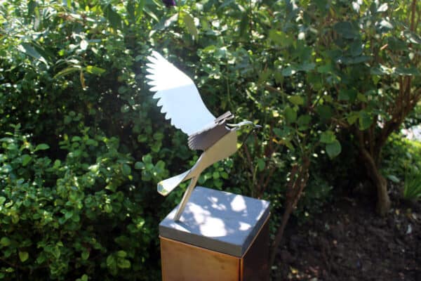 urn vogel grafkunst in tuin thuis